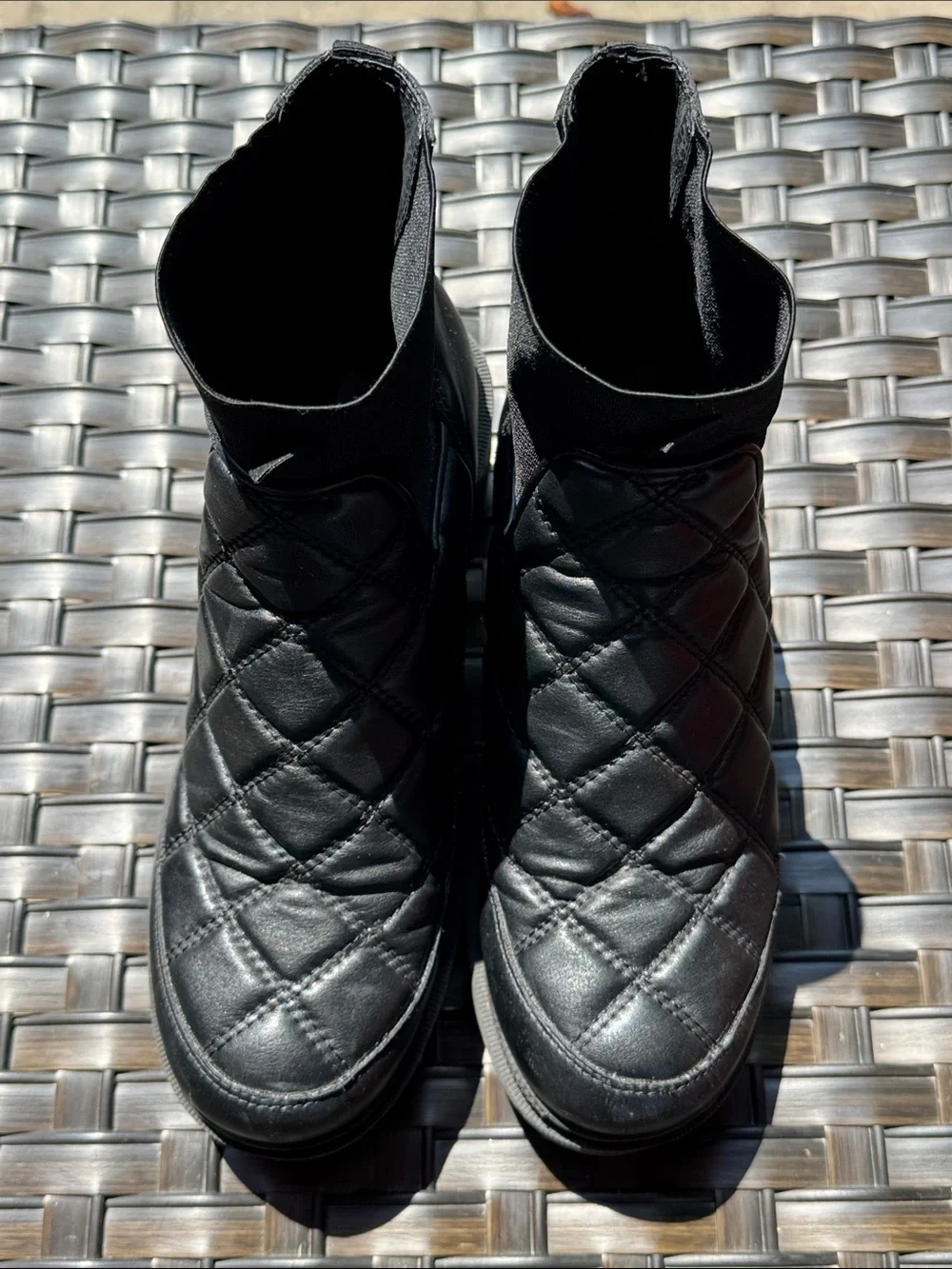 Steve Madden Adrian Quilted Chelsea Boots 8.5 Black Lug Soles